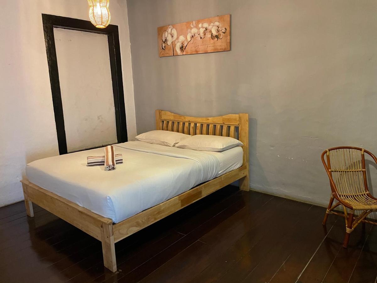Guest house Layang Layang 2*